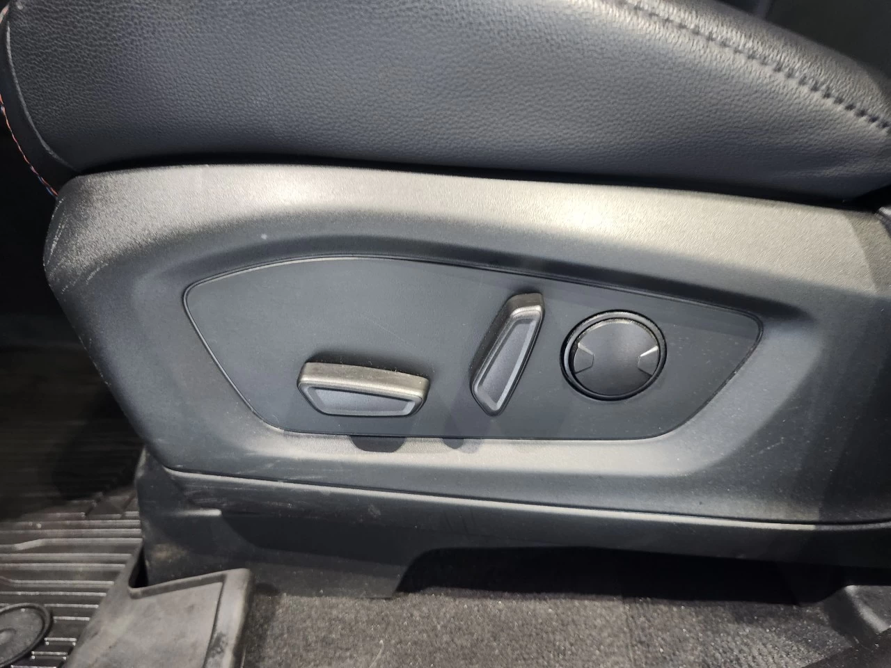 2023 Ford Explorer ST Image principale