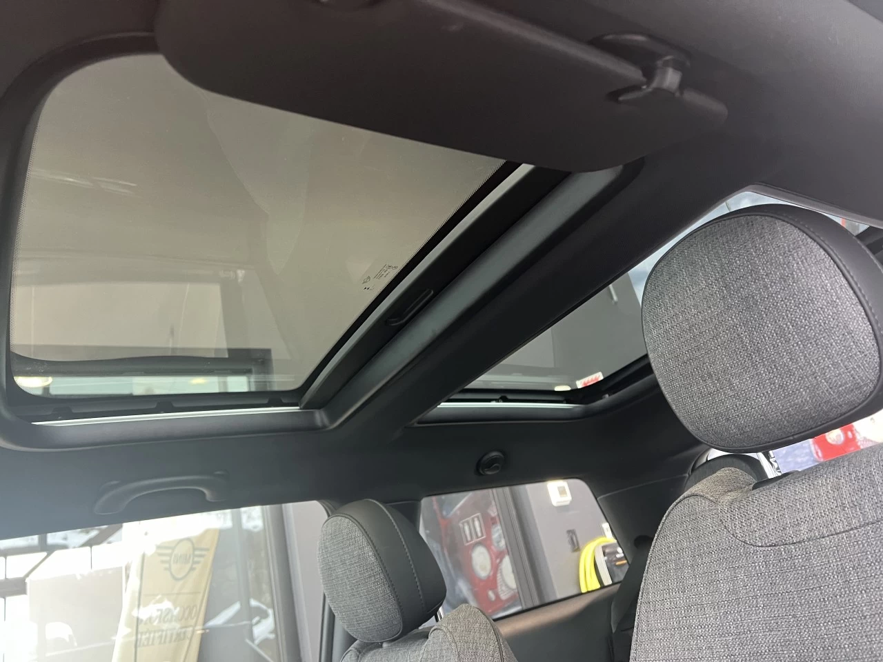 2023 Mini Cooper Cooper SE https://www.bmwsteagathe.com/resize/b990ff35b810a3abc0cc817b2ca24889-1