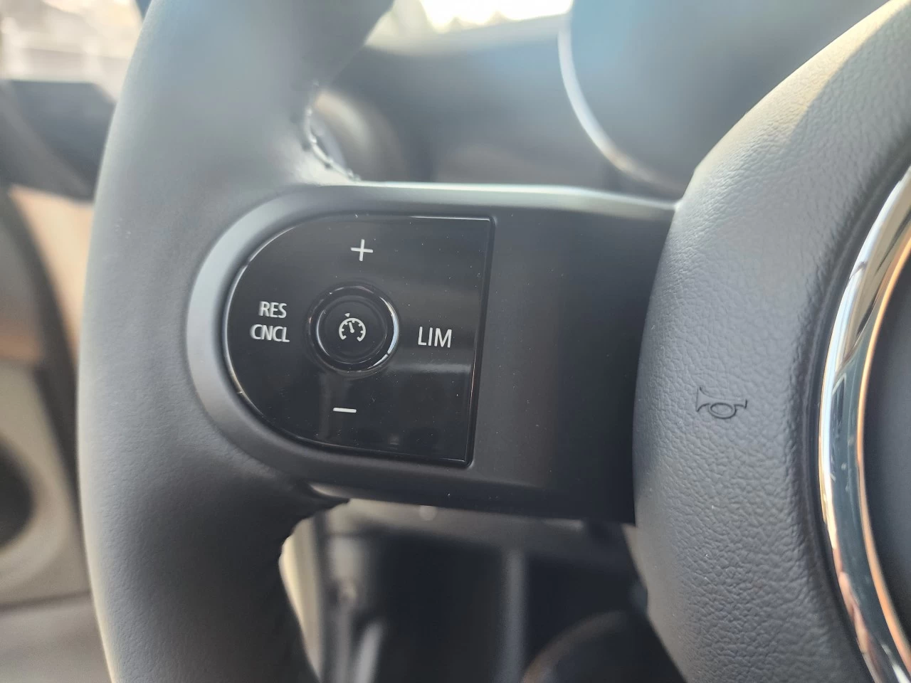 2024 MINI Cooper 3 Door Image principale
