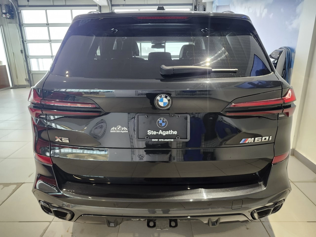 2025 BMW X5 M60i xDrive Image principale