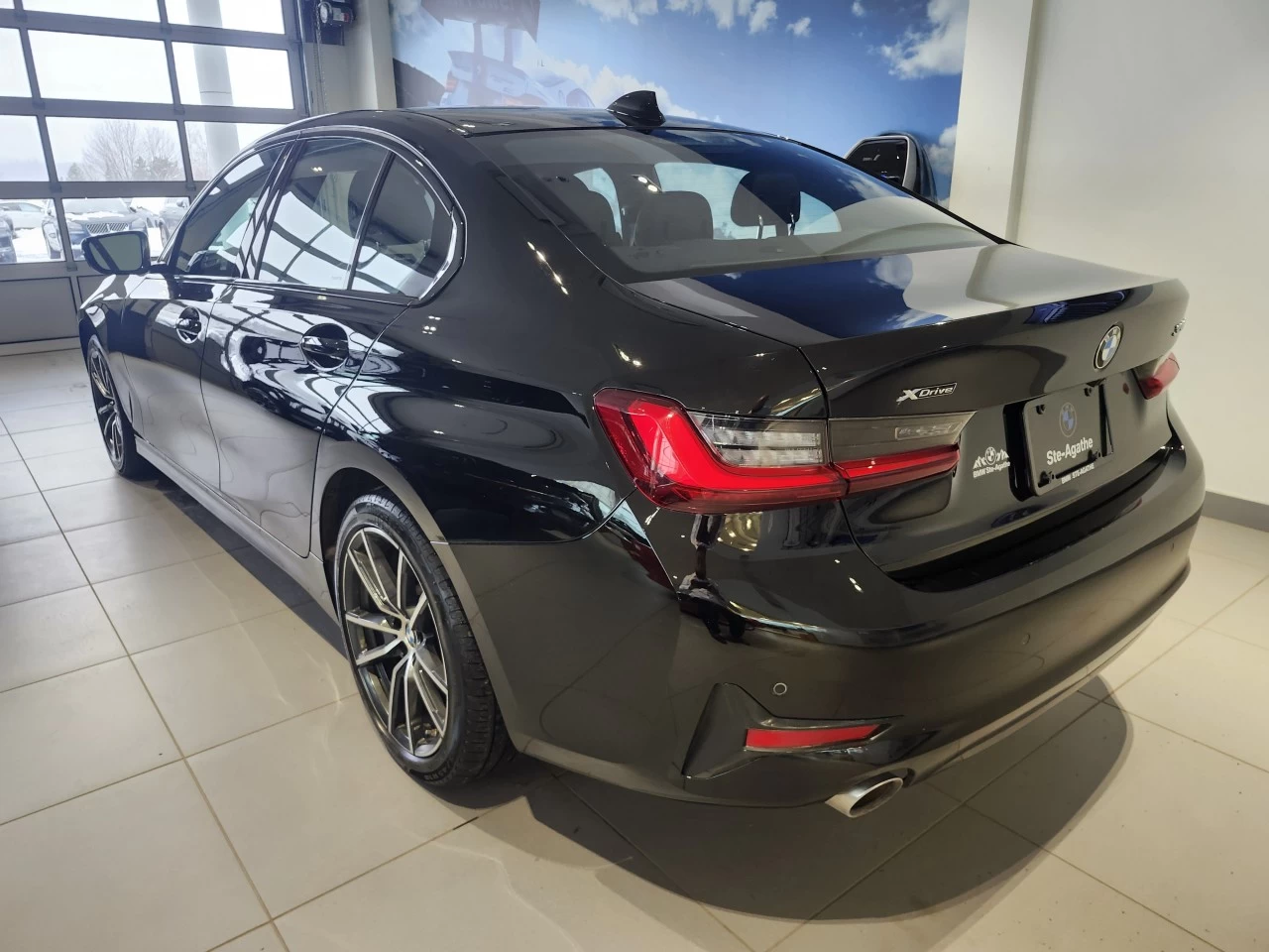 2022 BMW 3 Series 330i xDrive Main Image