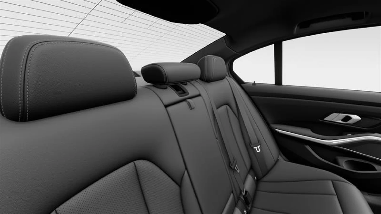 2025 BMW 330i xDrive Sedan Image principale