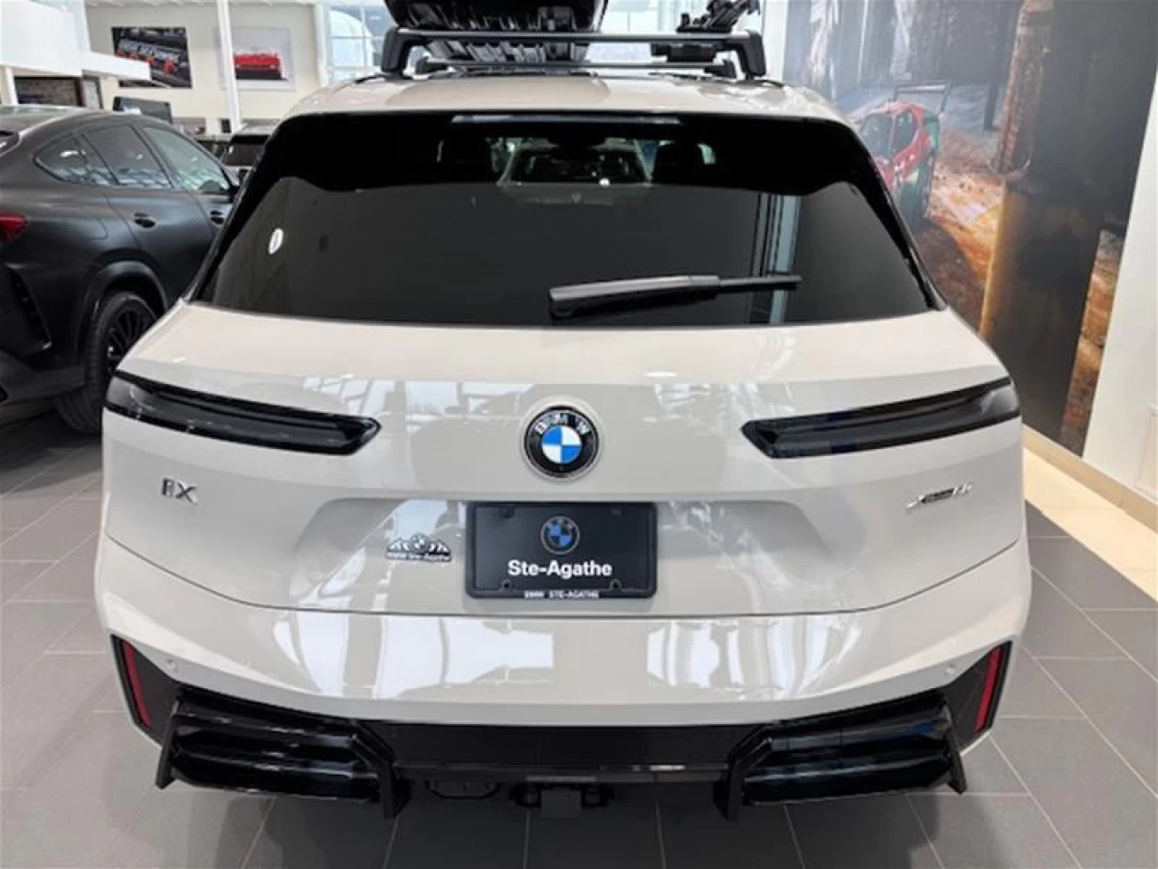 2026 BMW iX xDrive60 Main Image