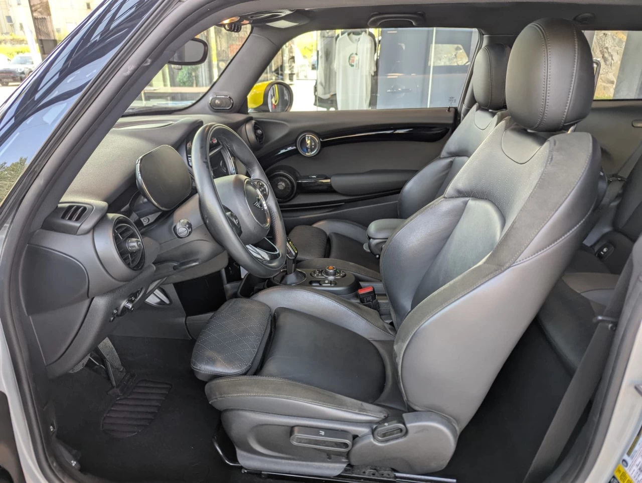2021 Mini Cooper Cooper SE Main Image