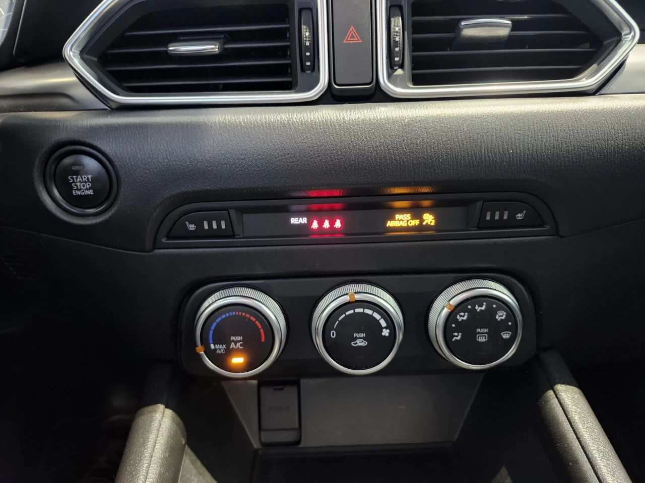 2021 Mazda CX-5 GX https://www.bmwsteagathe.com/resize/b990ff35b810a3abc0cc817b2ca24889-1