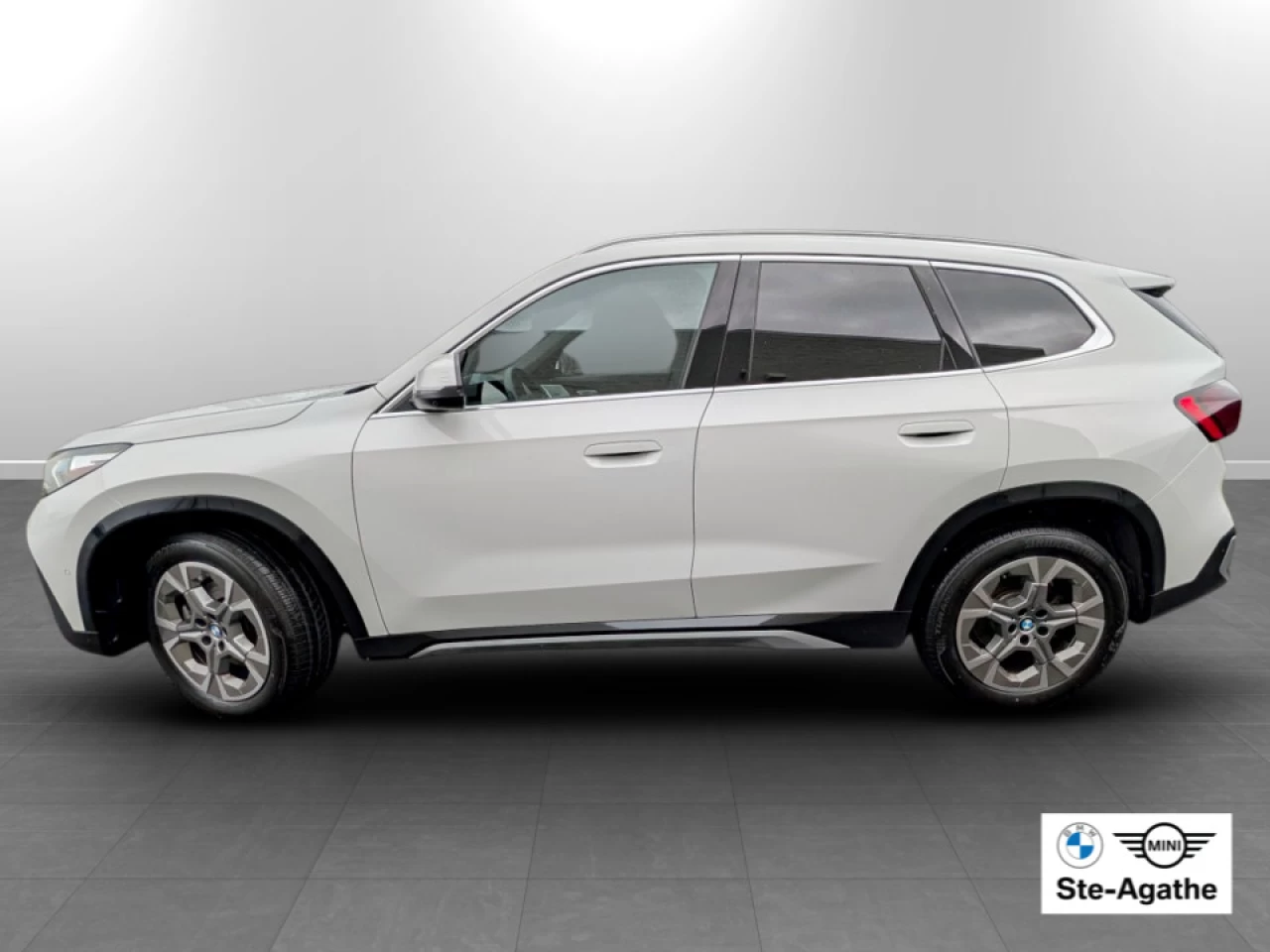 2025 BMW X1 xDrive28i Image principale