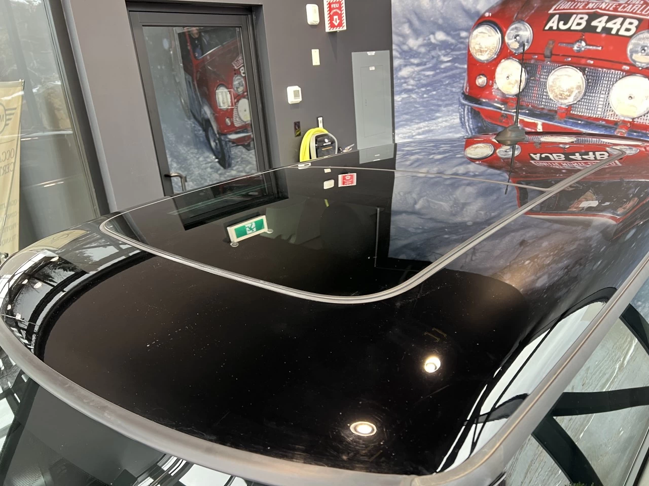 2023 Mini Cooper Cooper SE https://www.bmwsteagathe.com/resize/b990ff35b810a3abc0cc817b2ca24889-1