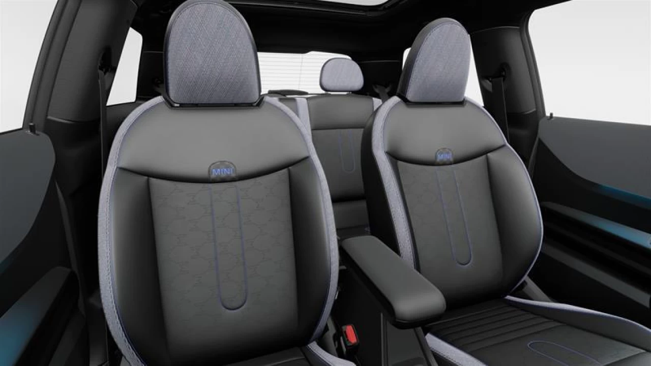 2026 MINI 3 Door Cooper S FWD Image principale