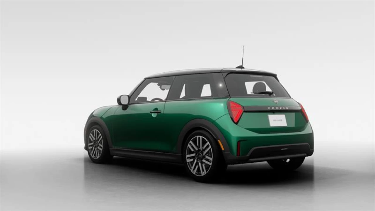 2026 MINI 3 Door Cooper C FWD Image principale