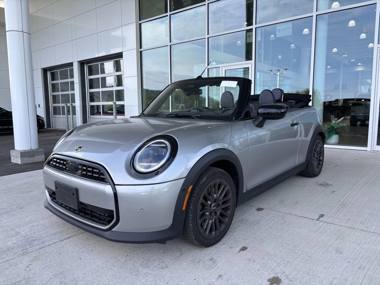 2025 Mini Cooper Cooper C https://www.bmwsteagathe.com/resize/b990ff35b810a3abc0cc817b2ca24889-1