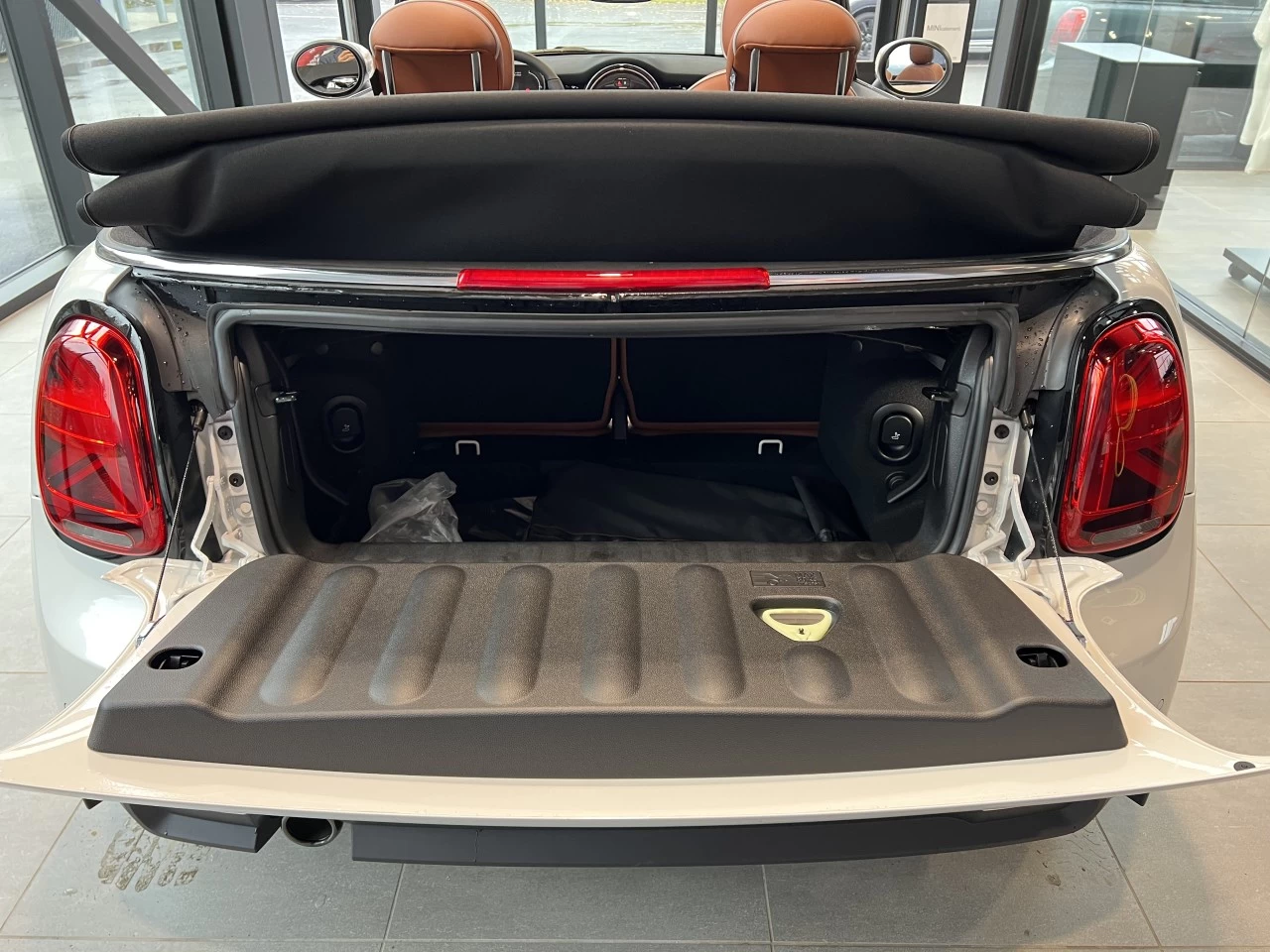 2024 MINI Cooper Convertible  Image principale