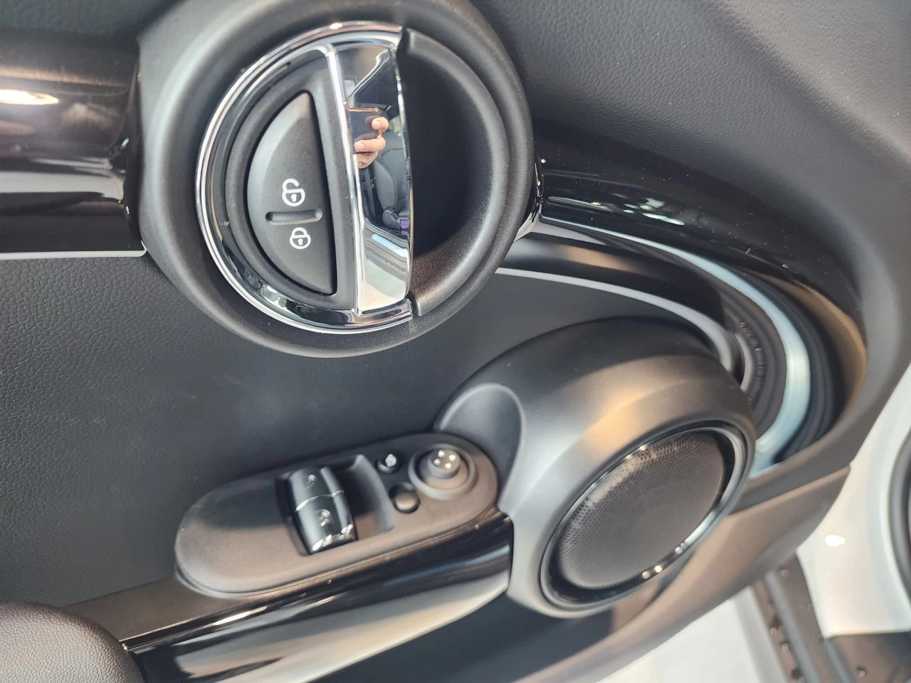2024 MINI Cooper SE 3 Door Image principale