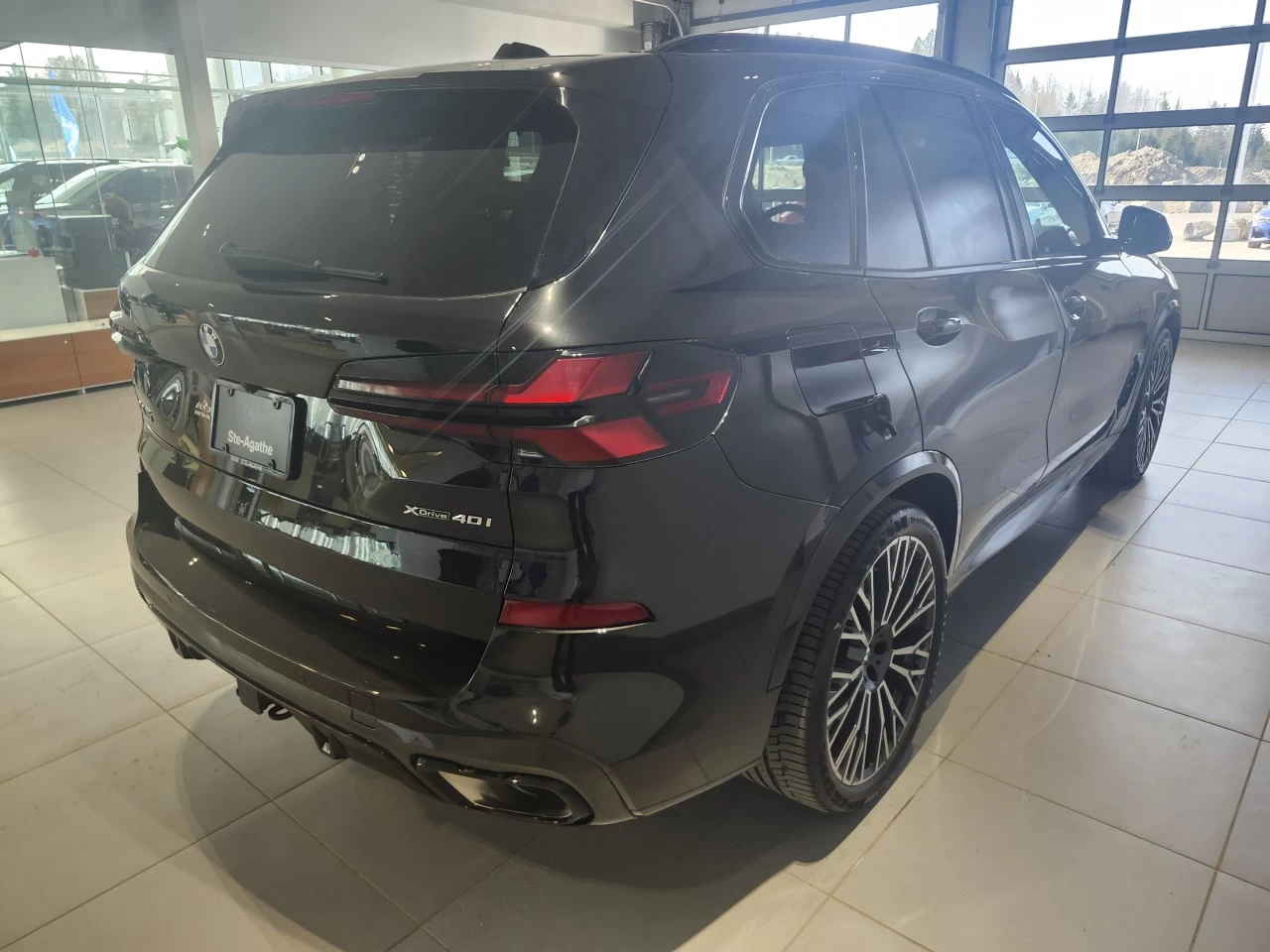 2024 BMW X5 xDrive40i Main Image
