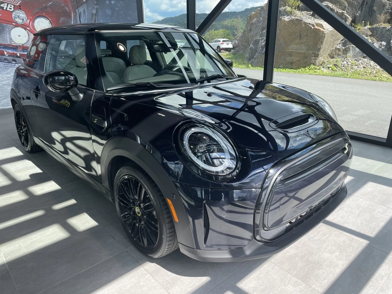 2022 Mini Cooper Cooper SE Main Image