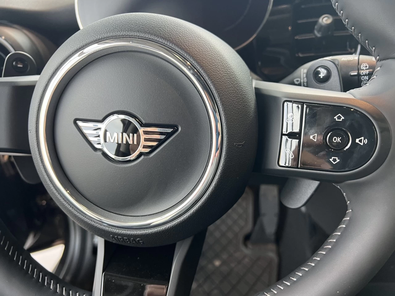 2024 MINI COOPER S 3 Door Main Image
