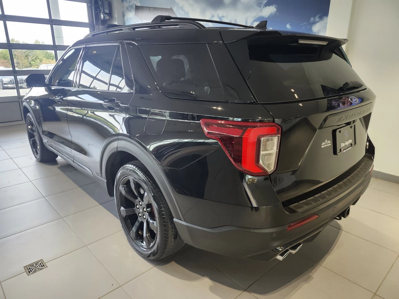 2023 Ford Explorer ST Image principale