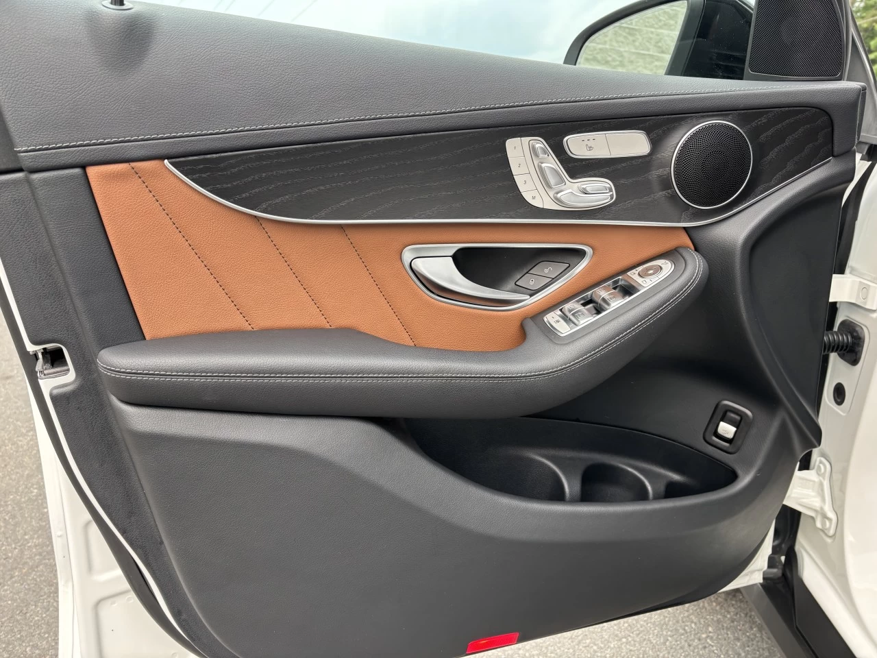 2023 Mercedes-Benz GLC GLC 300 Main Image
