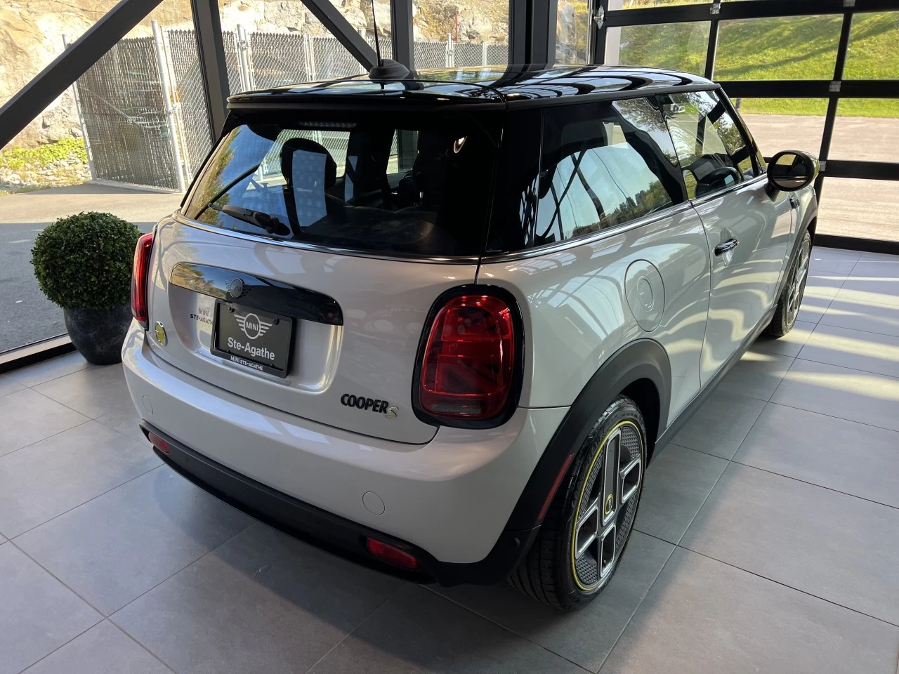 2023 Mini Cooper Cooper SE Image principale