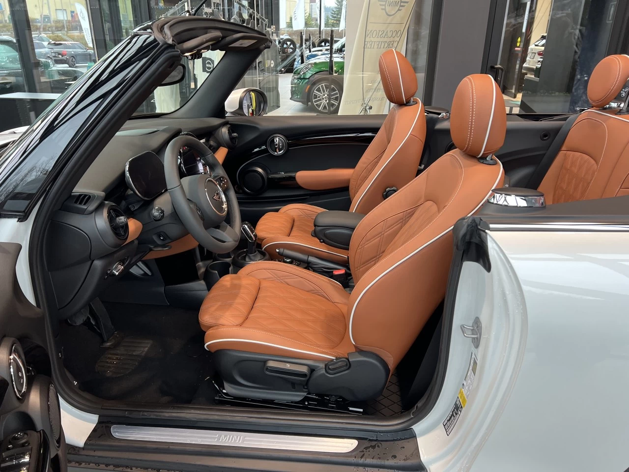 2024 MINI Cooper Convertible  Image principale