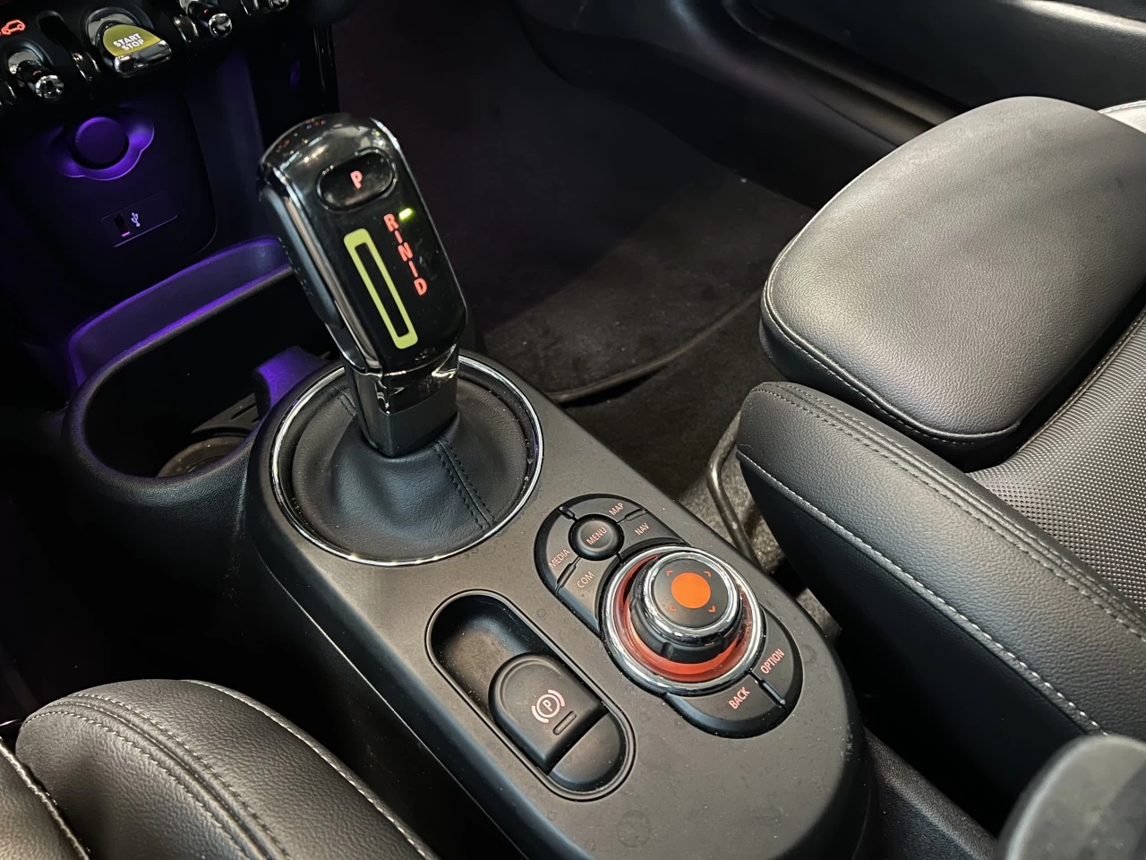 2021 Mini Cooper Cooper SE https://www.bmwsteagathe.com/resize/b990ff35b810a3abc0cc817b2ca24889-1