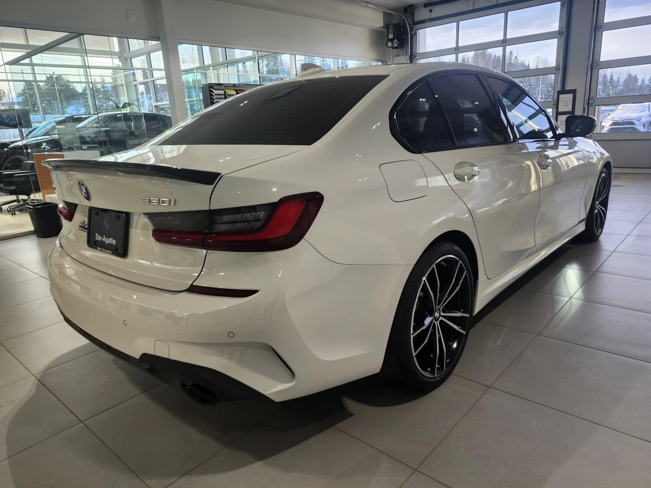 2022 BMW 3 series 330i xDrive Image principale