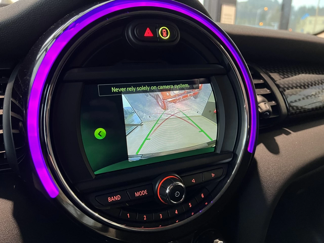 2021 Mini Cooper Cooper SE https://www.bmwsteagathe.com/resize/b990ff35b810a3abc0cc817b2ca24889-1