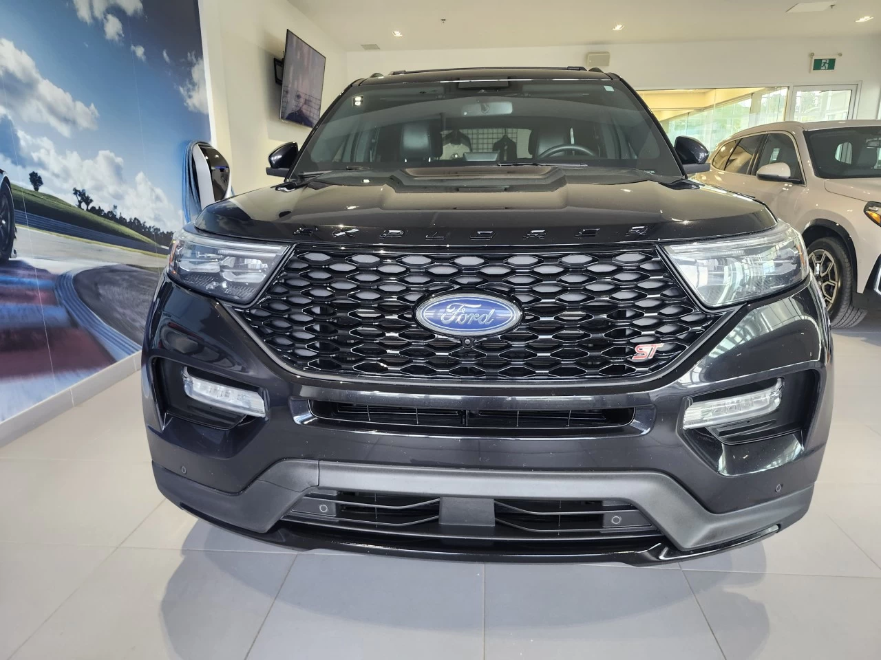 2023 Ford Explorer ST Image principale