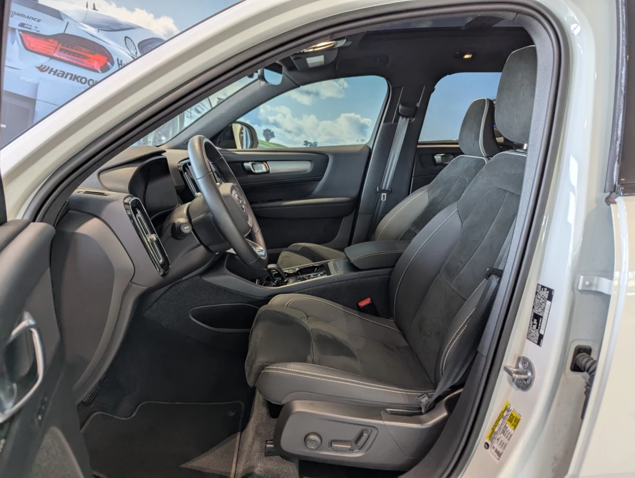 2023 Volvo XC40 Plus Dark Theme Main Image