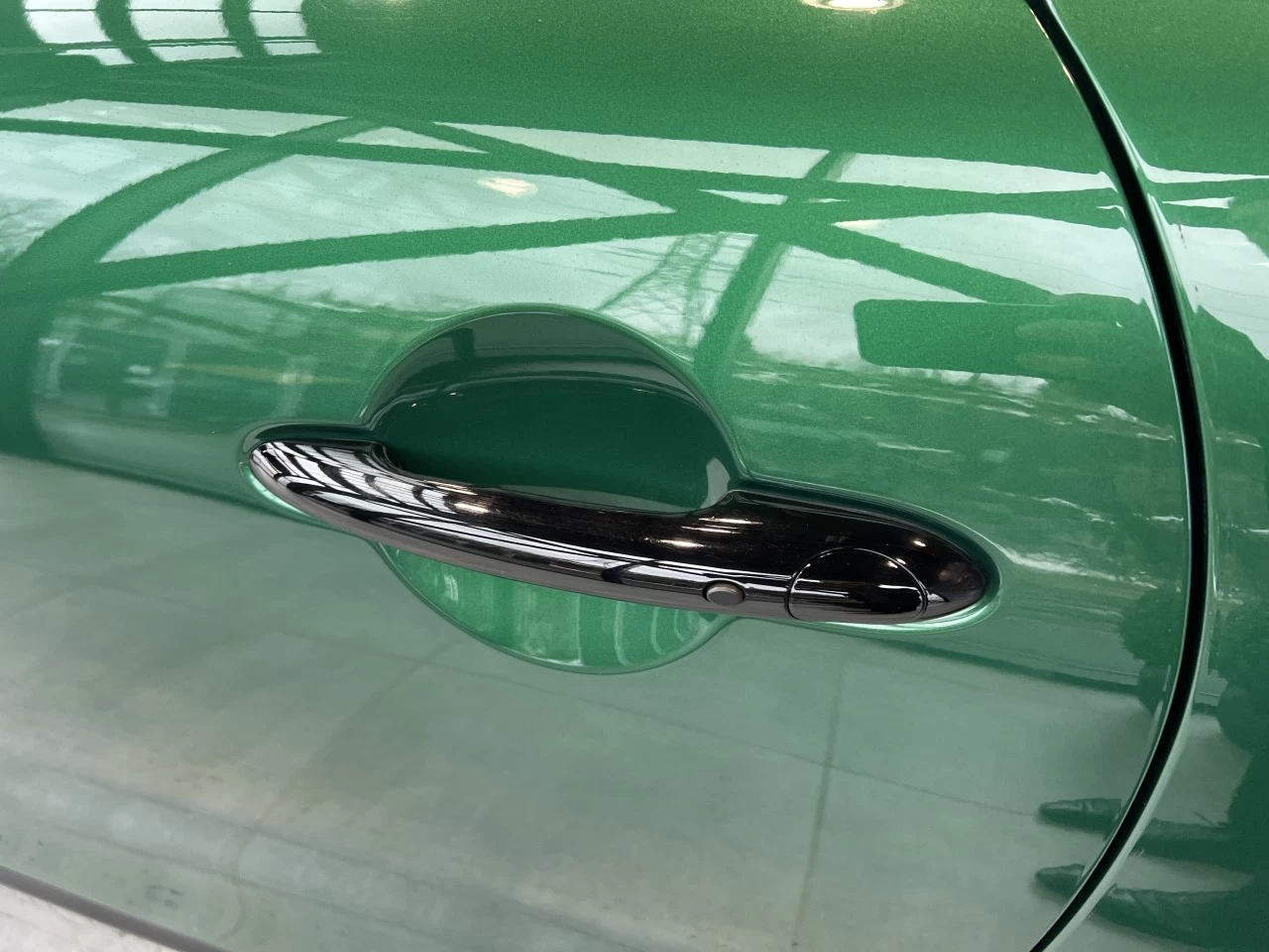 2023 Mini Cooper Cooper SE https://www.bmwsteagathe.com/resize/b990ff35b810a3abc0cc817b2ca24889-1