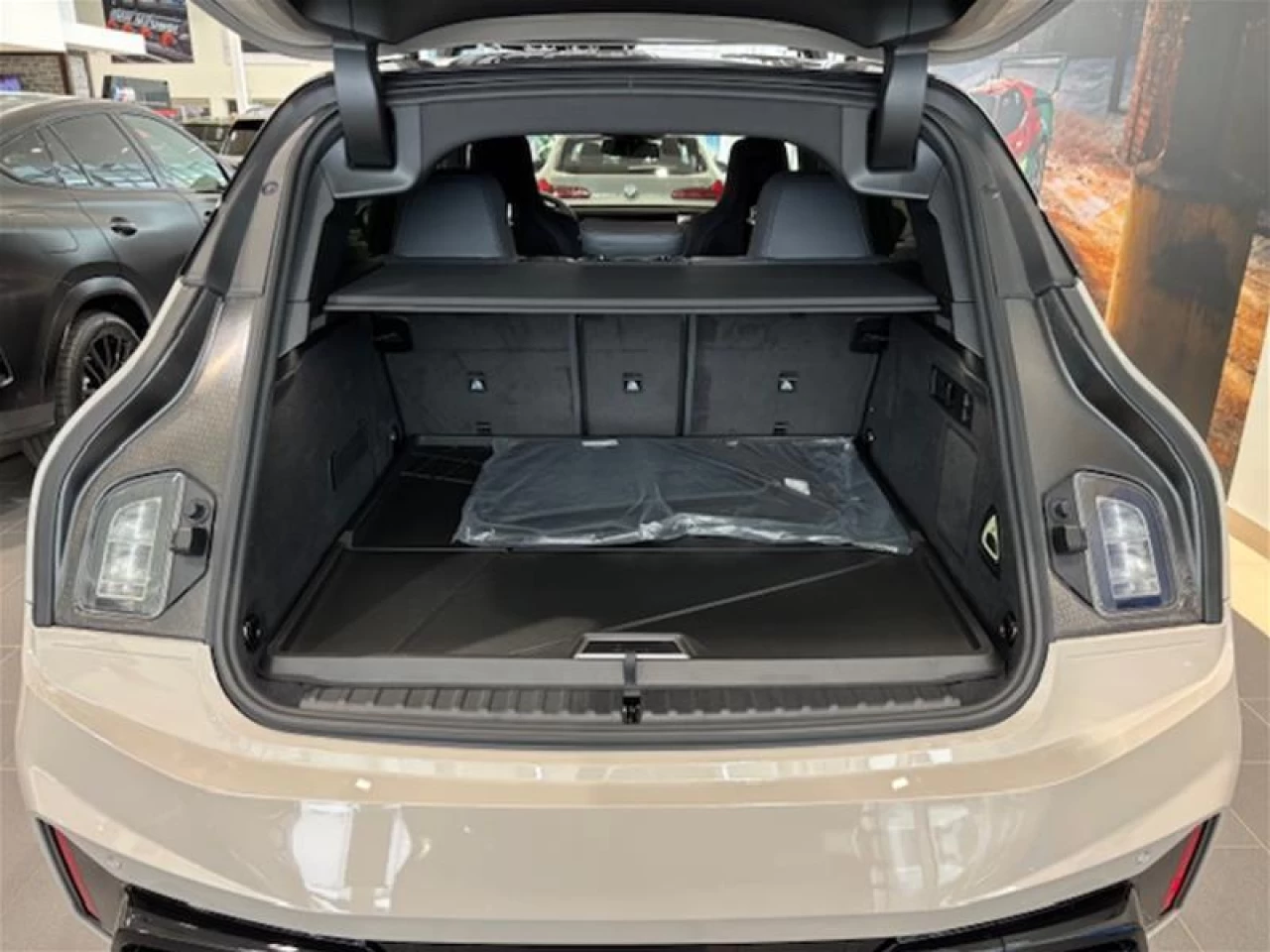 2026 BMW iX xDrive60 Main Image