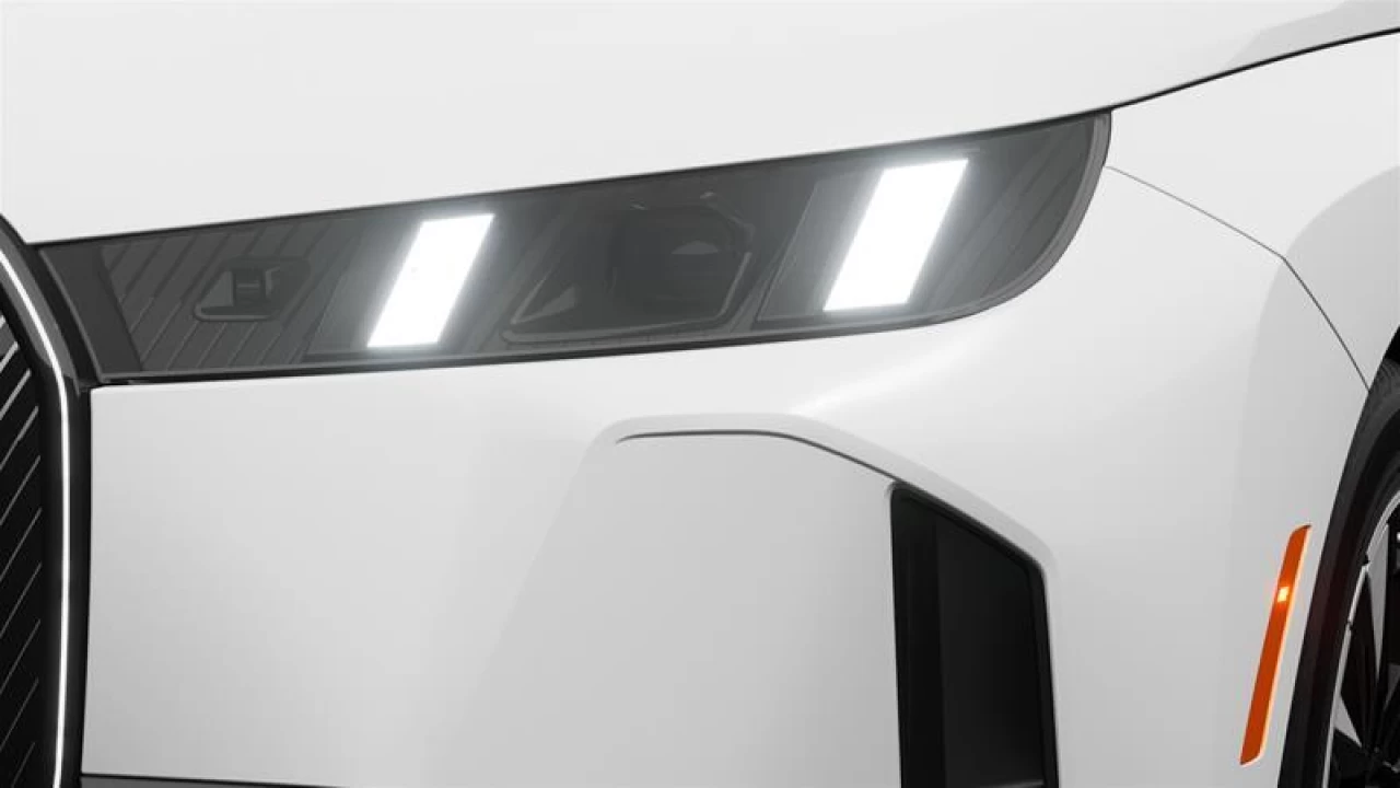 2026 BMW iX xDrive60 Main Image