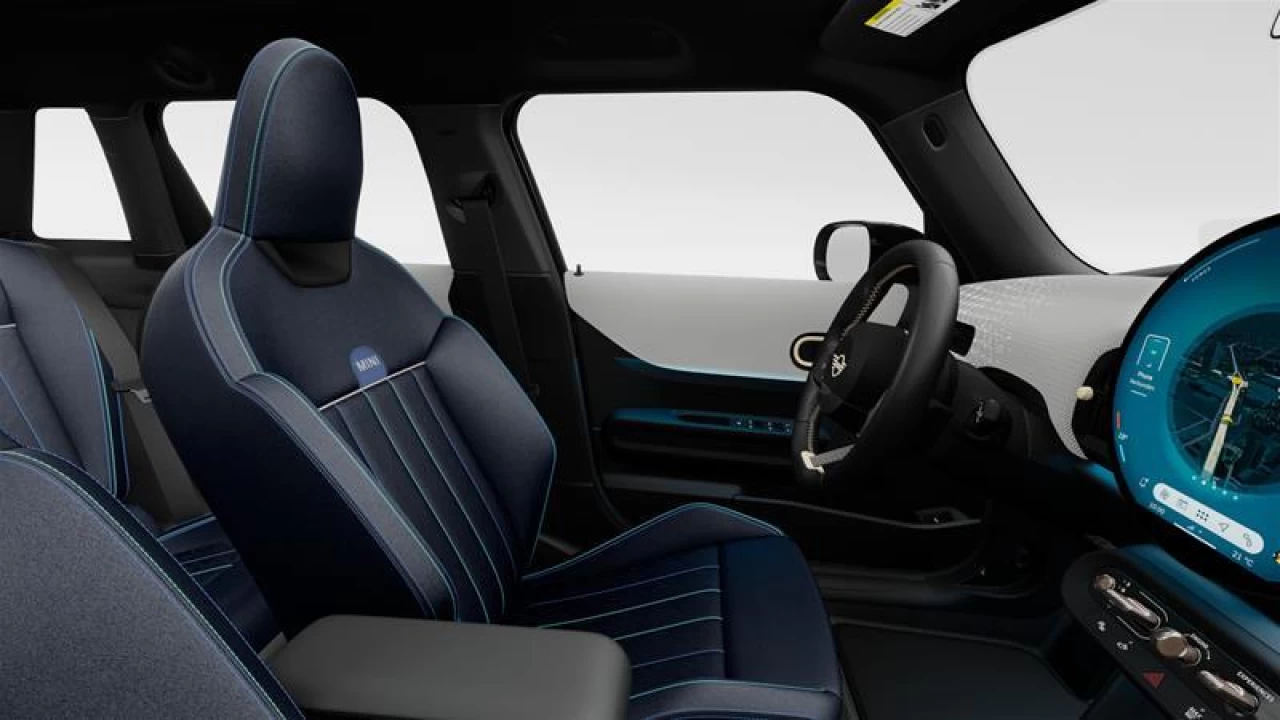 2026 MINI 5 Door Cooper C FWD Image principale