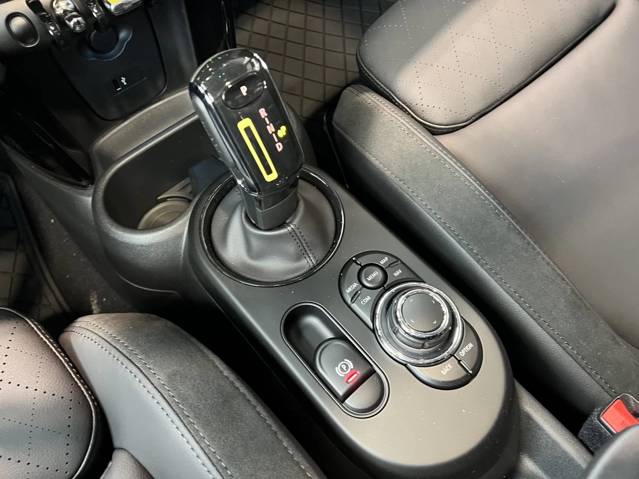 2024 MINI Cooper SE 3 Door Main Image