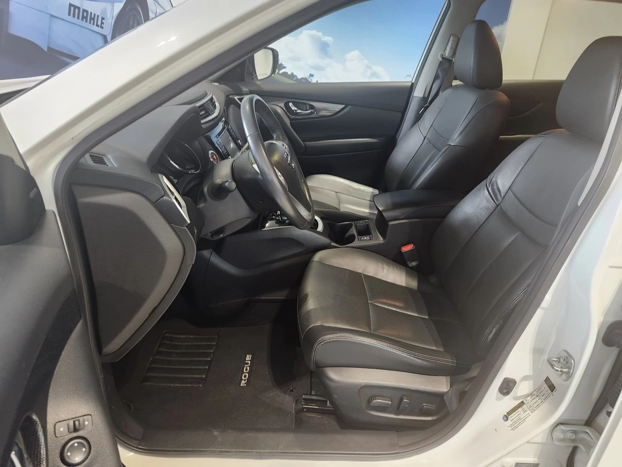 2014 Nissan Rogue SL Main Image