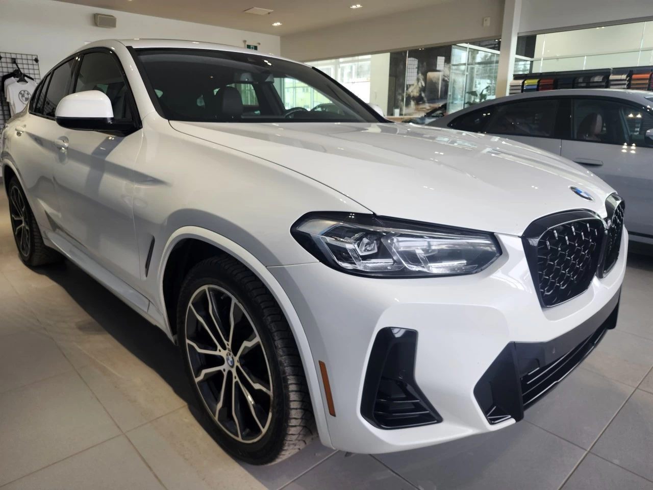 2022 BMW X4 xDrive30i Image principale