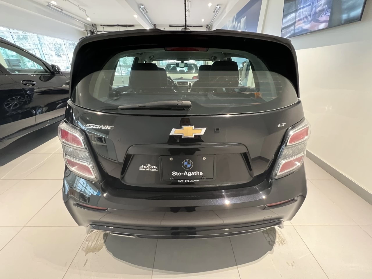 2017 Chevrolet Sonic LT Image principale