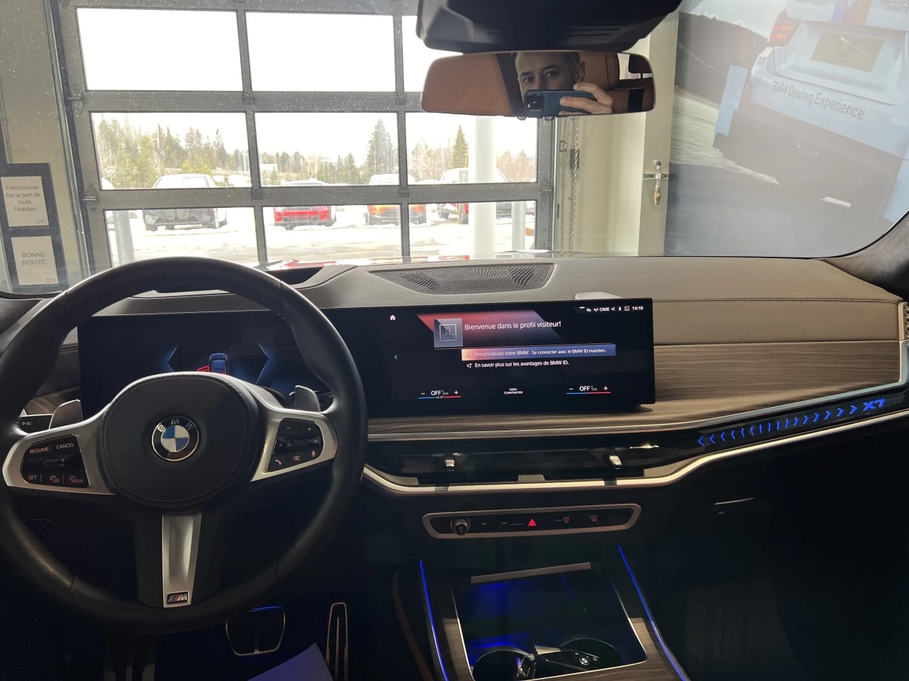 2023 BMW X7 xDrive40i Main Image