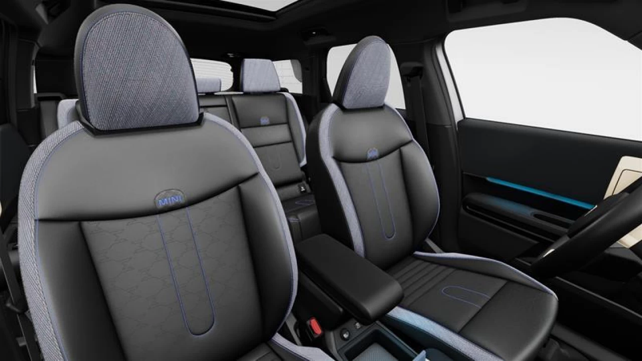 2025 MINI Countryman SE ALL4 Main Image