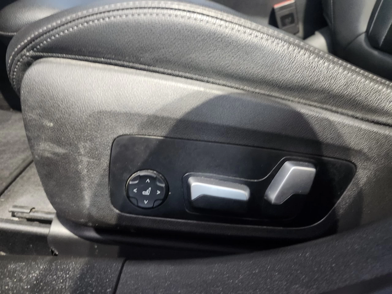 2022 BMW 3 Series 330i xDrive Main Image