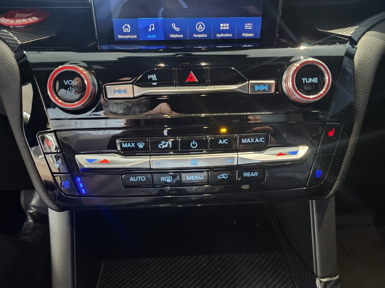 2023 Ford Explorer ST Image principale