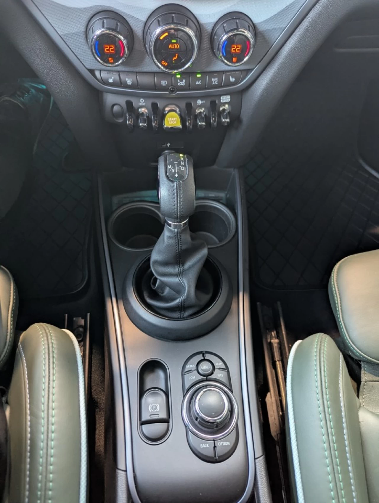 2023 Mini Cooper Countryman Cooper SE Main Image