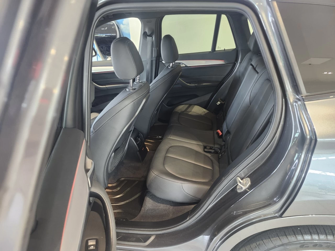 2021 BMW X1 xDrive28i Image principale