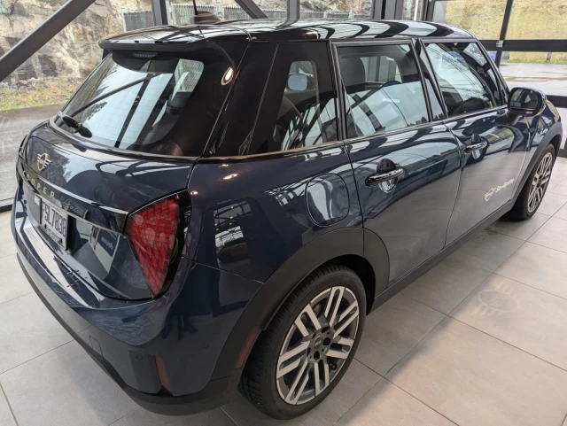 MINI 5 Door Cooper C FWD 2025