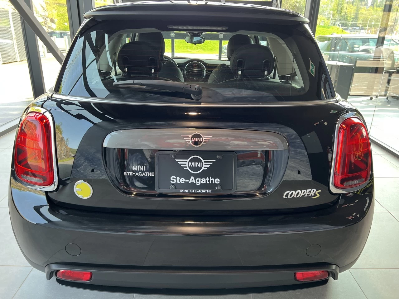 2021 Mini Cooper Cooper SE https://www.bmwsteagathe.com/resize/b990ff35b810a3abc0cc817b2ca24889-1