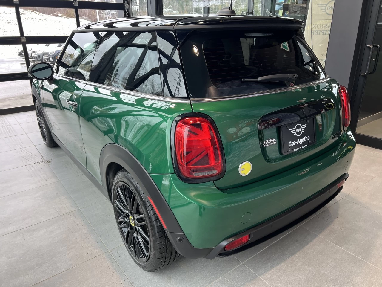 2023 Mini Cooper Cooper SE Main Image