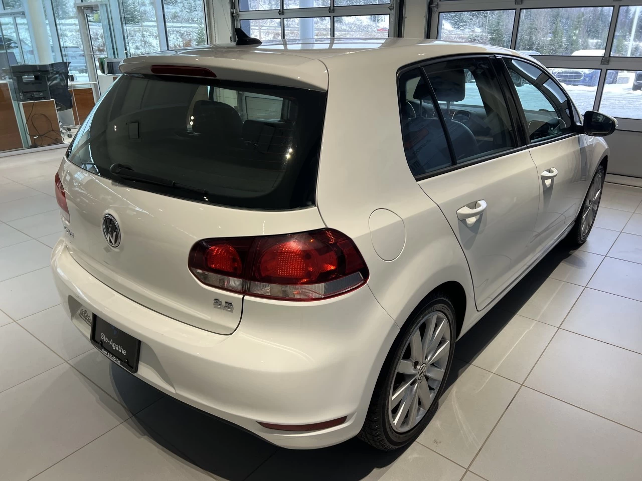 2012 Volkswagen Golf Highline Main Image