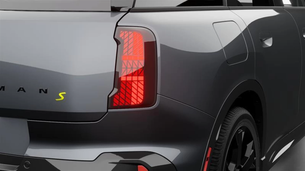 2025 MINI Countryman SE ALL4 Main Image