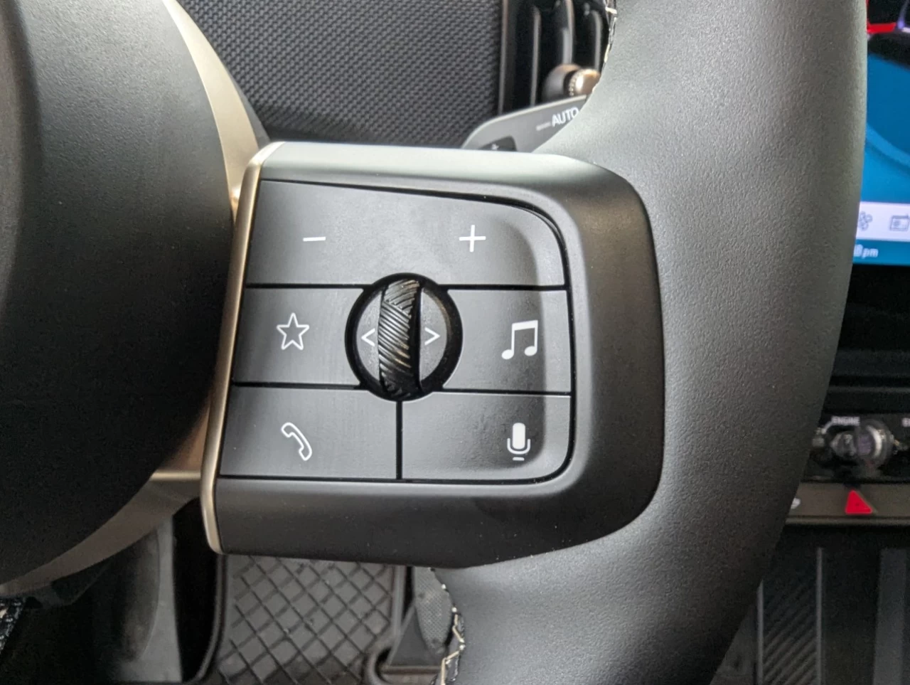 2025 MINI 5 Door Cooper C FWD Image principale