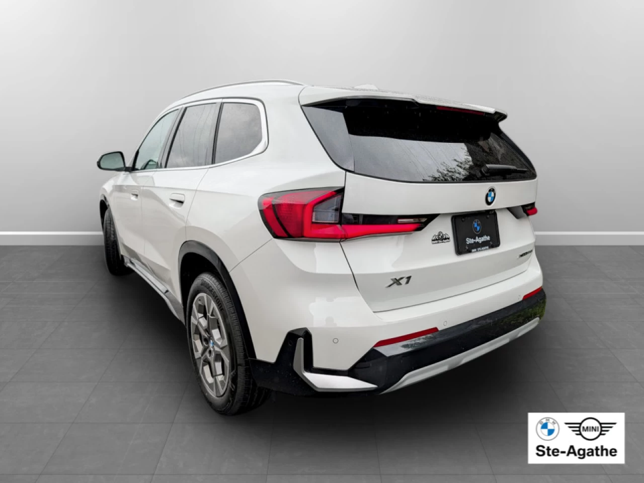 2025 BMW X1 xDrive28i Image principale