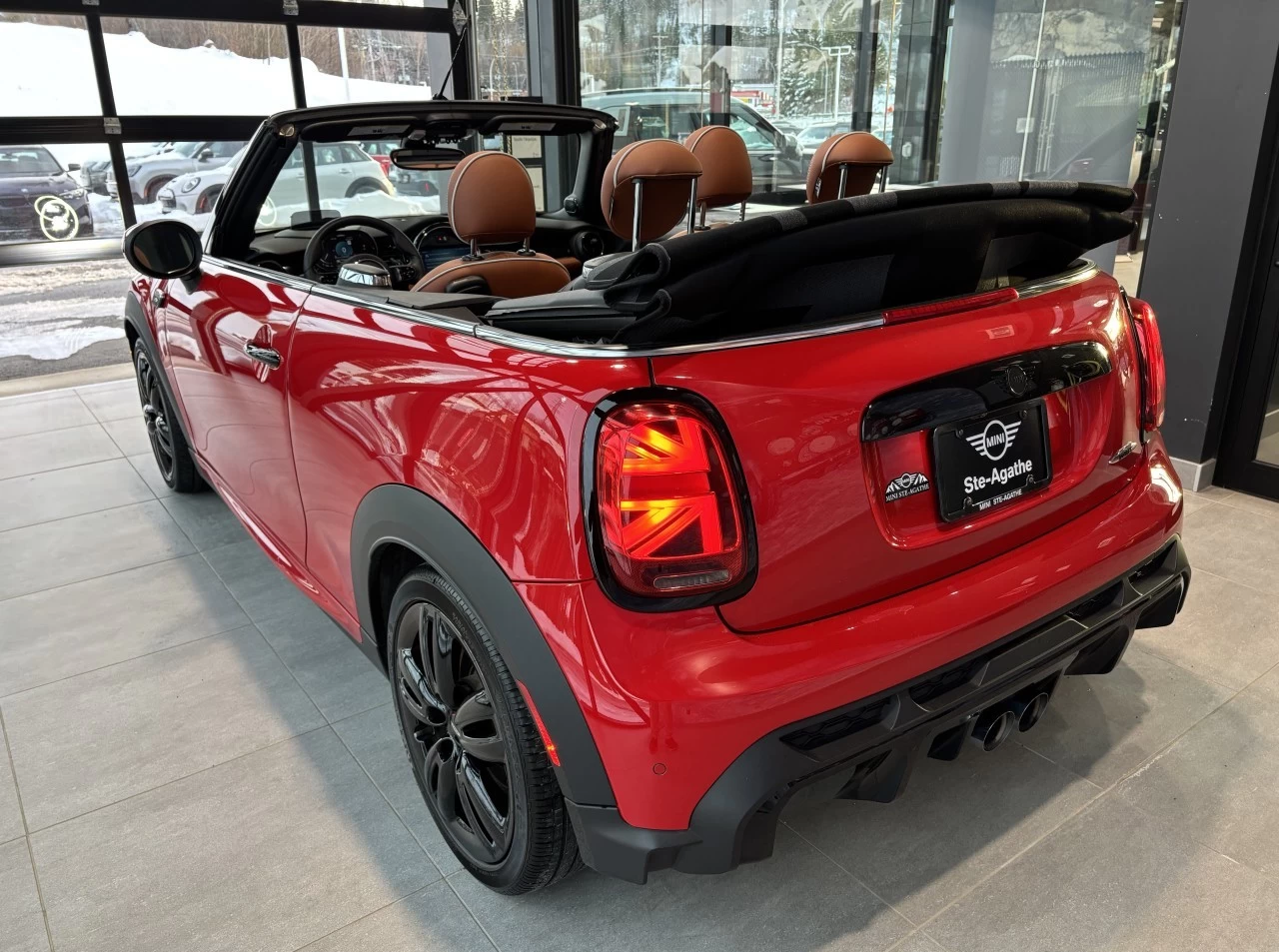 2024 Mini Cooper Convertible John Cooper Works Image principale